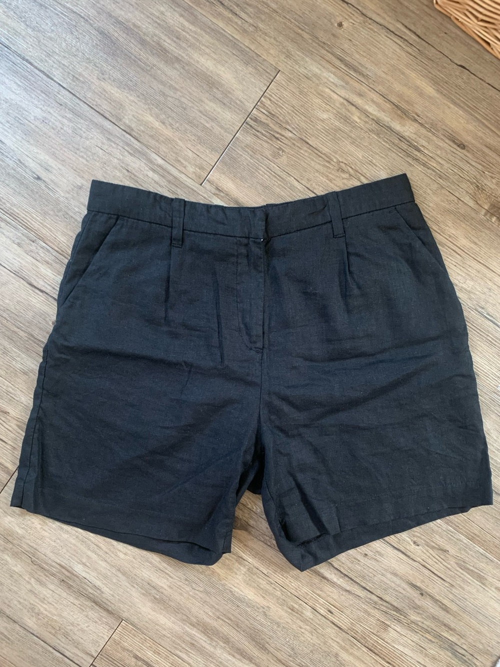 Frank & Oak, Classic Black Linen Shorts, size 10 - Picture 1 of 6